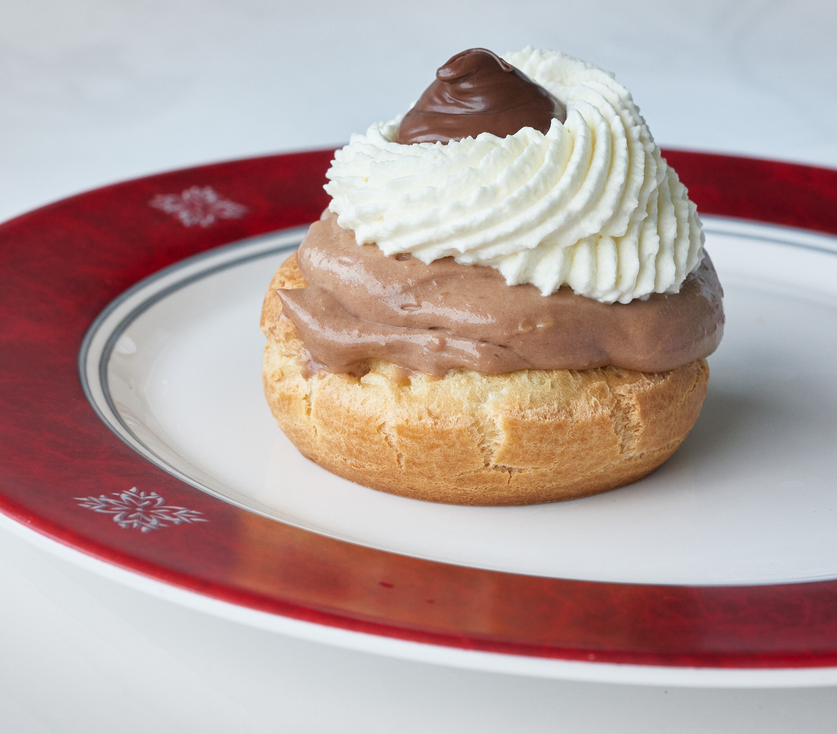 Le chou en bouchon Nutella<sup>®</sup> par Lucas de <br>la « NUTELLA ACADEMY »