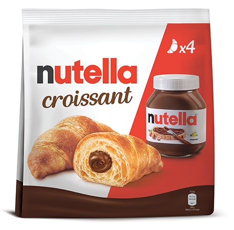 Un paquet de croissants à la Nutella est exposé sur une table.