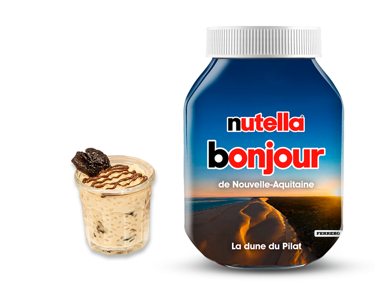 Un pot de Nutella avec une étiquette personnalisée indiquant "Nutella Bonjour de Nouvelle-Aquitaine - La dune du Pilat", présentant une vue aérienne spectaculaire de la Dune du Pilat au coucher du soleil. À côté du pot, un verre de dessert rempli d’un mélange crémeux, nappé de Nutella et garni d’un pruneau.