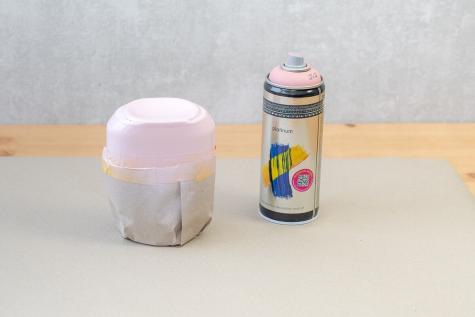 Décoration du pot souriant plante peinture etape 3 | Nutella