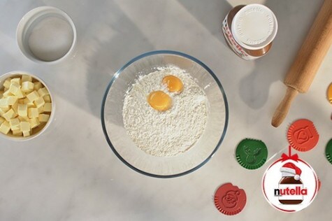 Biscuits de Noël fourrés au Nutella® -  étape 1