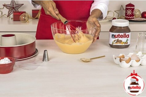 Gâteau rond de Noël au Nutella® - étape 2 Gâteau rond de Noël au Nutella® - étape 2