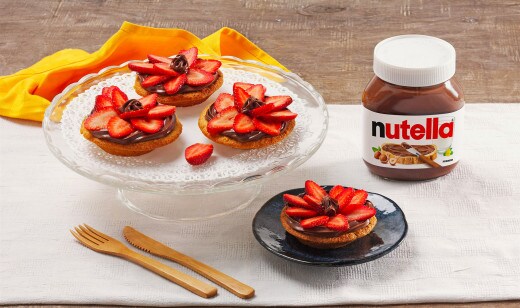 tartelette aux fraises et Nutella avec assiette| Nutella