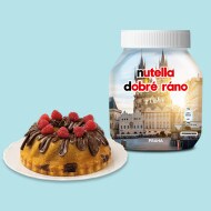 Kraljevski biskvit ukrašen Nutellom