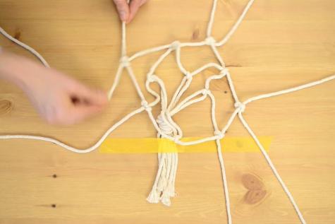 Készítsen meseszép függő virágtartót üres Nutella® üvegből! 5. lépés | Nutella®