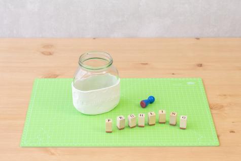 Hogyan készíthet agyag virágvázát Nutella® üvegből? 4. lépés | Nutella®