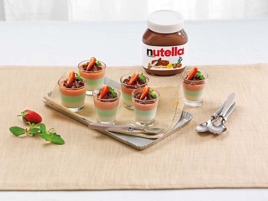 Panna cotta tiga warna dengan NUTELLA®