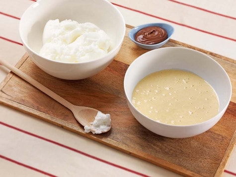 Panekuk mini dengan NUTELLA® dan buah - step 1