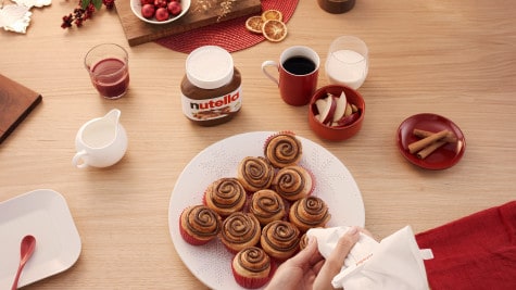 Cinnamon Roll Natal oleh Nutella® 4