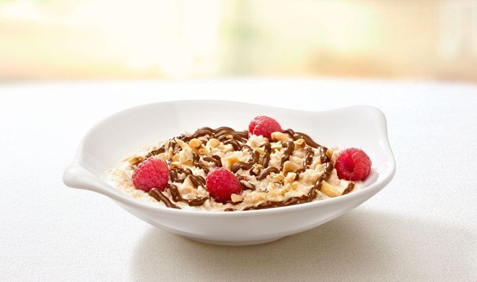 Porridge with NUTELLA® and fruit