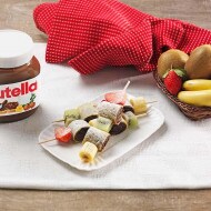 Crêpe skewers with NUTELLA®
