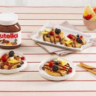 Waffles with NUTELLA® and fruit