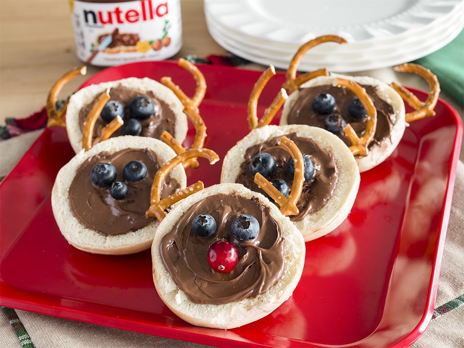 Reindeer bagels with Nutella®