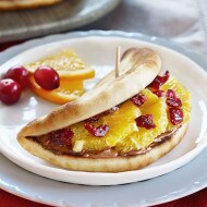 Naan tacos with orange, cranberries and Nutella®