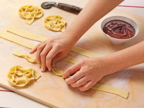 Cartellate biscuits with NUTELLA® - STEP 3 Cartellate biscuits with NUTELLA® - STEP 3