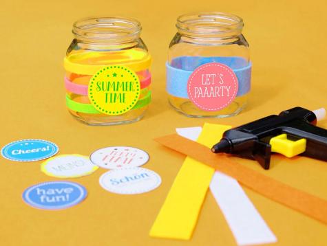 Nutella fashion jar craft step showing decorative assembly.