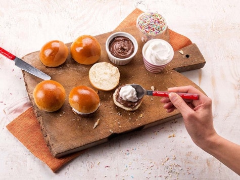 Sandwiches with NUTELLA® and colored sugar