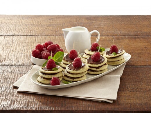 Mini pancake skewers with Nutella® raspberries
