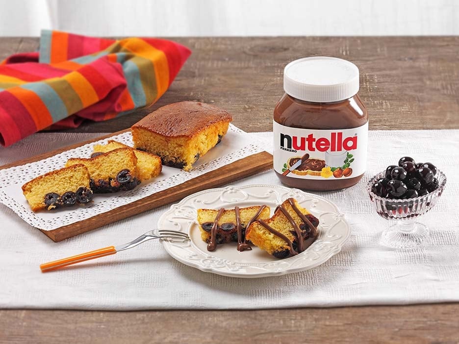 Plum cake with Nutella® and cherries