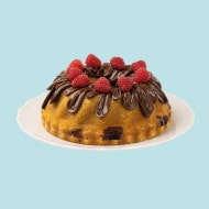 Bundt cake decorated with Nutella® 