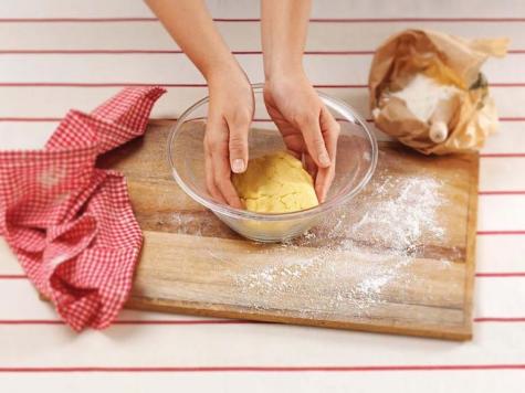 Baci di Dama (galletas italianas de avellanas) con Nutella® Step 1 | Nutella