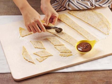 Carnival Chiacchiere (Angel Wings) with NUTELLA® - STEP 2 Carnival Chiacchiere (Angel Wings) with NUTELLA® - STEP 2