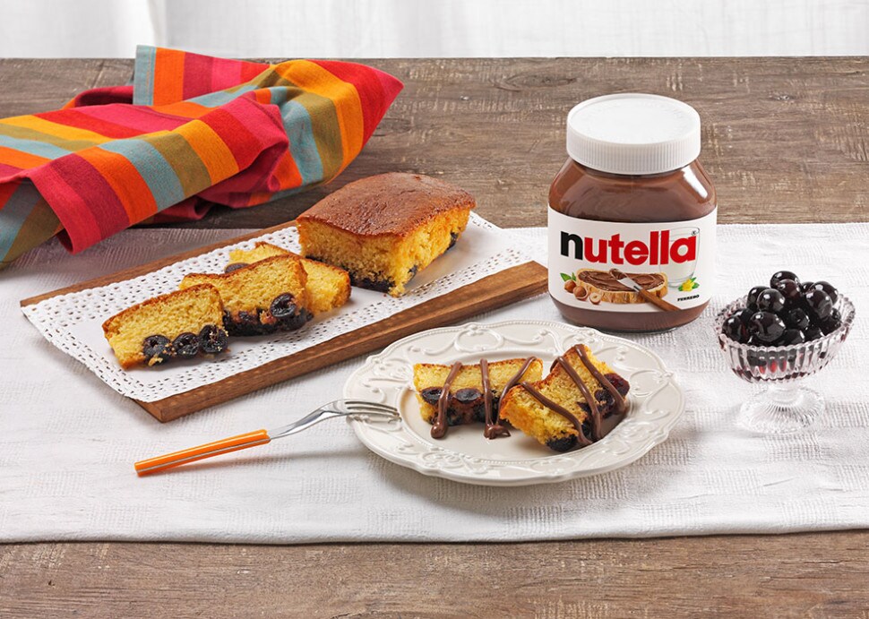 Cherry loaf cake with Nutella®