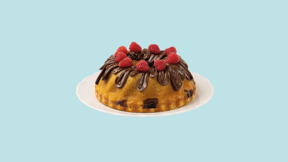 Bundt cake decorated with Nutella® 