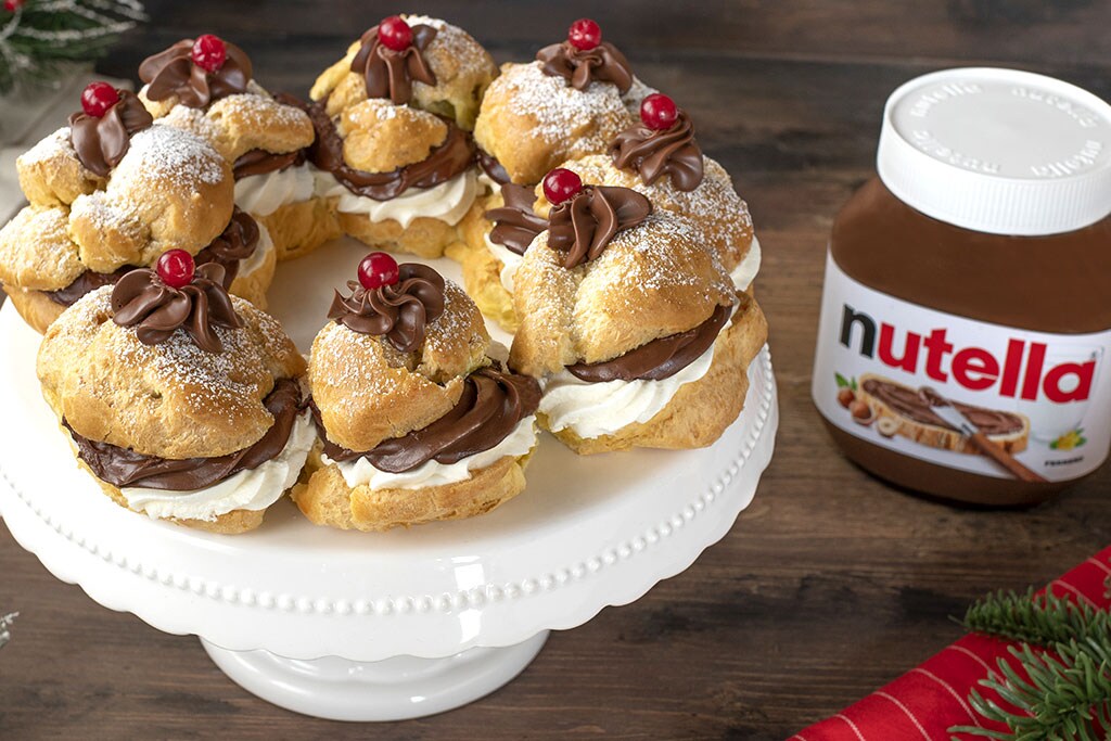 Ghirlanda di bignè con crema di yogurt e Nutella® | Nutella