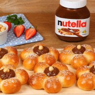 Fiori di Brioche con Nutella