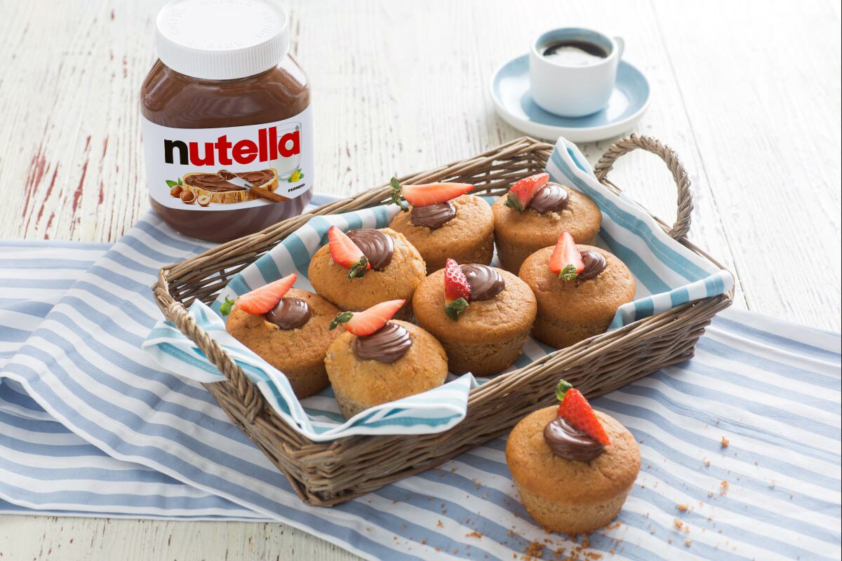 Muffin alle fragole e yogurt con Nutella® @GialloZafferano | Nutella