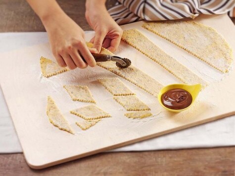 Chiacchiere di Carnevale con Nutella® Step 2 | Nutella Chiacchiere di Carnevale con Nutella® Step 2 | Nutella