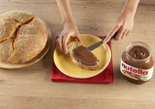 Pane di grani duri antichi taglio spalmata