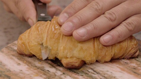 Croissant a la plancha con NUTELLA® - Paso 1