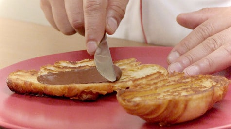 Croissant a la plancha con NUTELLA® - Paso 3