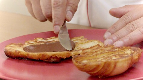 Croissant a la plancha con NUTELLA® - Paso 3