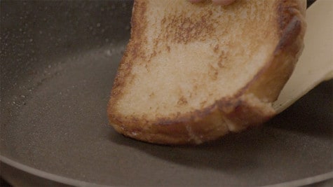 Torradas con NUTELLA® - Paso 2