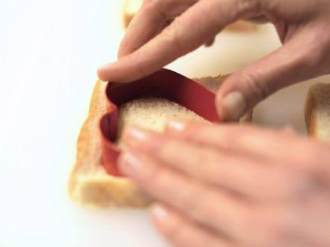 corazones de nutella con fresa paso 1