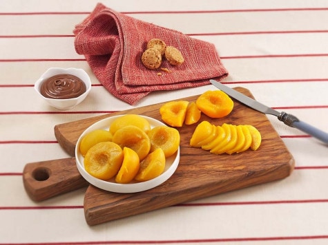 Perziken met NUTELLA® en amaretti - STAP 1