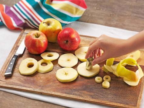 Carnival Pancakes with NUTELLA® and Apples - STEP 2