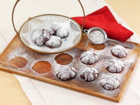Dark Ricciarelli macaroons with NUTELLA® - STEP 4 Dark Ricciarelli macaroons with NUTELLA® - STEP 4