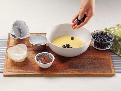 Muffins with NUTELLA® and blueberries - STEP 1 Muffins with NUTELLA® and blueberries - STEP 1