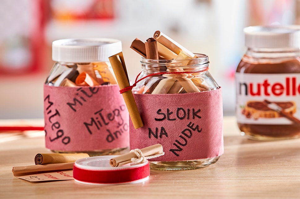 Słoik wypełniony pomysłami na nudę