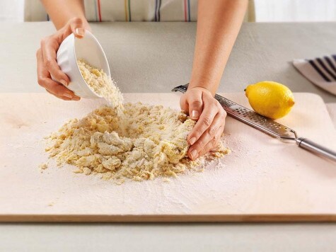 Kopczyk uformowany z mąki