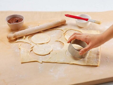 Wycinanie ciastek w kształcie krążków