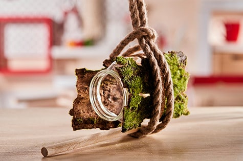 Ukończony karmnik dla ptaków