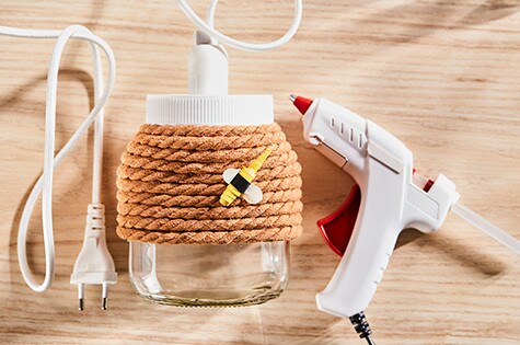 Gotowa lampa ze słoika po kremie Nutella®