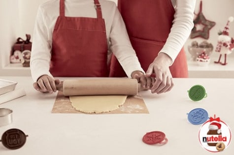 Rozwałkowywanie ciasta na markizy