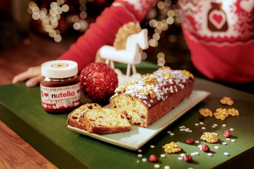Świąteczny keks z kremem Nutella® i cukrowymi śnieżynkami | Nutella