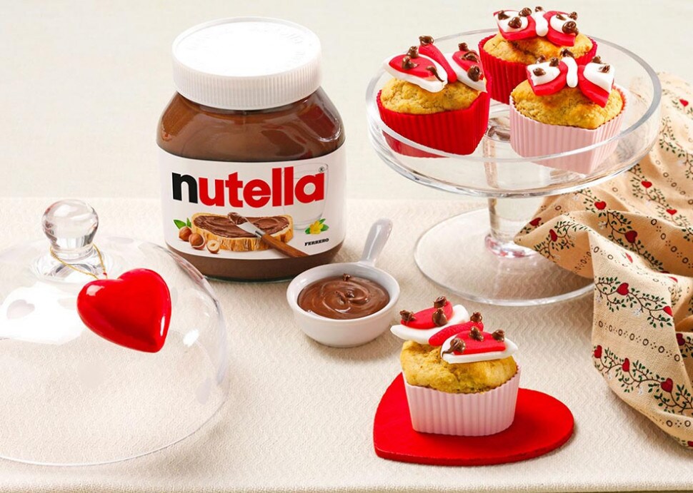 Walentynkowe muffiny z kremem Nutella® i włoskimi orzechami